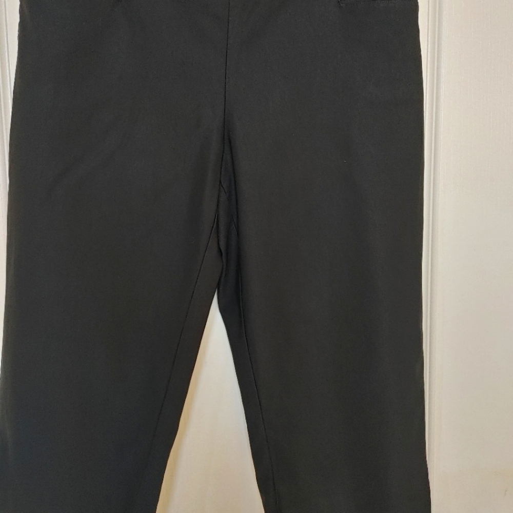Apt 9 Bermuda shorts,  size 4, black